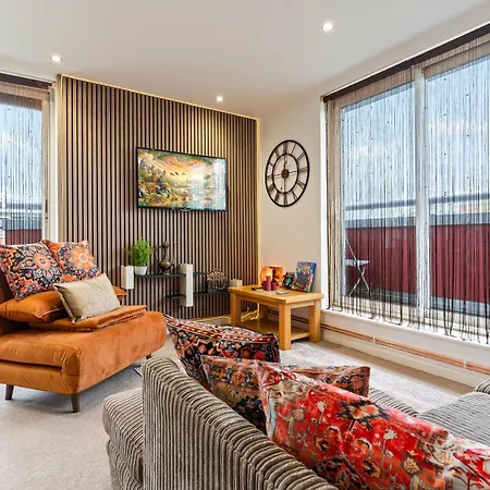 Desi Suite, Free Parking, Balcony Leicester Exterior photo