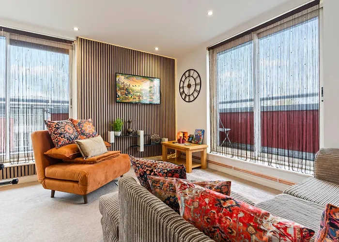 Desi Suite, Free Parking, Balcony
