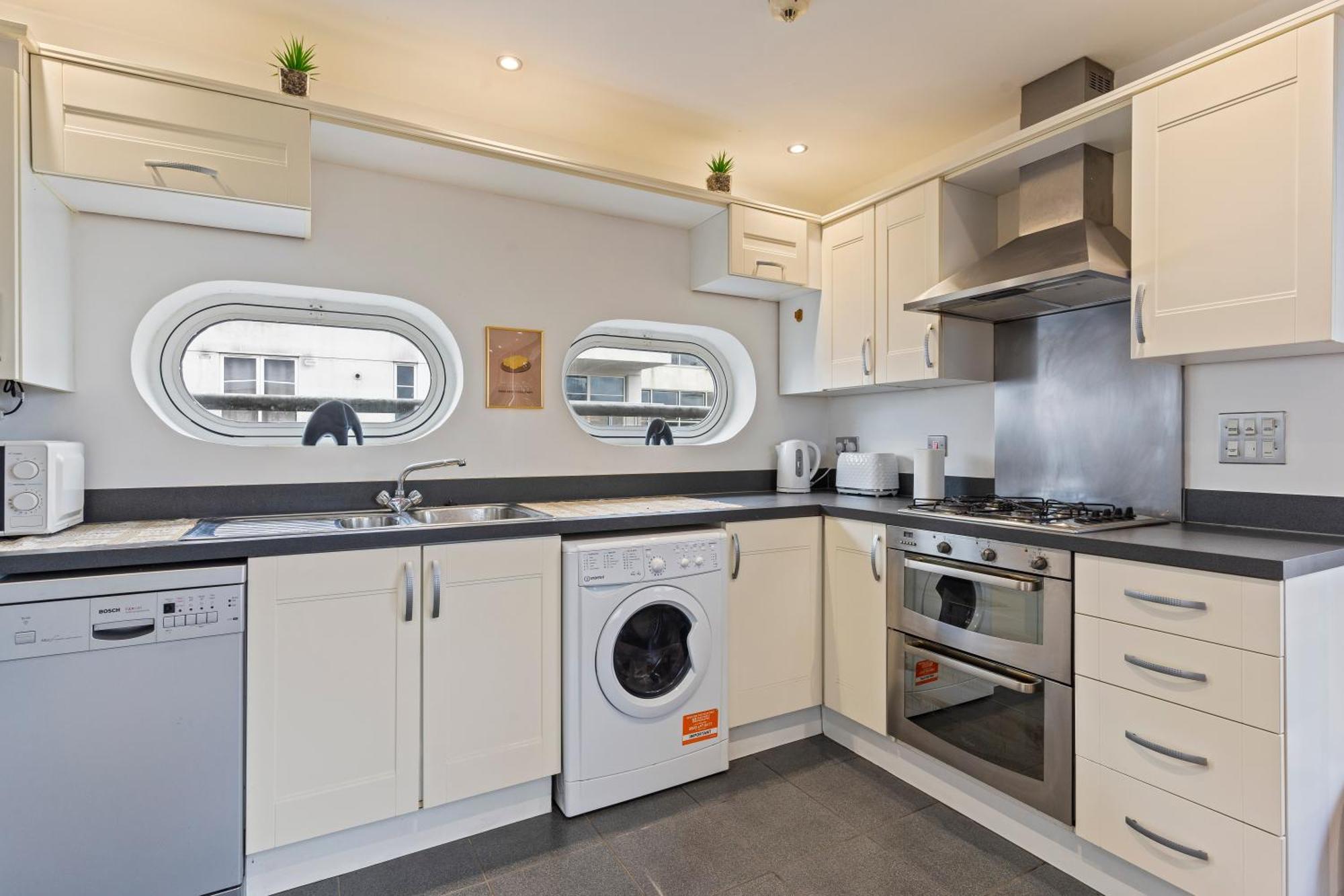 Apartment Desi Suite, Free Parking, Balcony *
