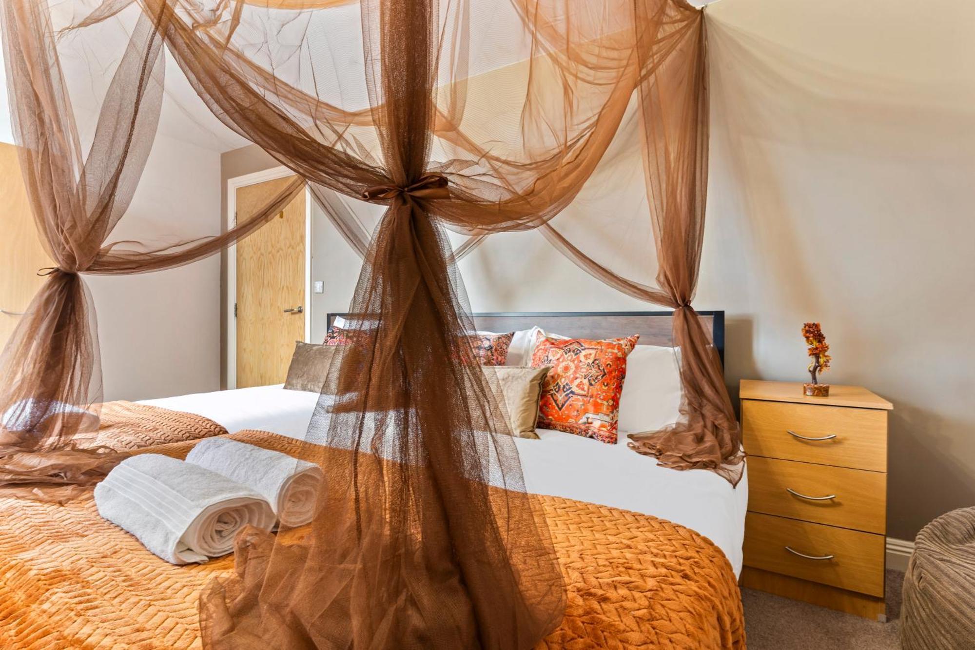 Desi Suite, Free Parking, Balcony *